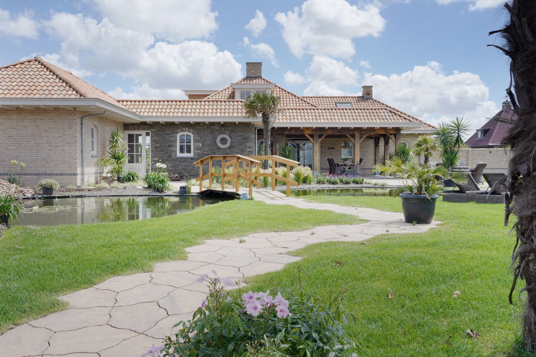 Landelijke-villa-grenzend-aan-een-natuurgebied-Berkelenrodenrijs07