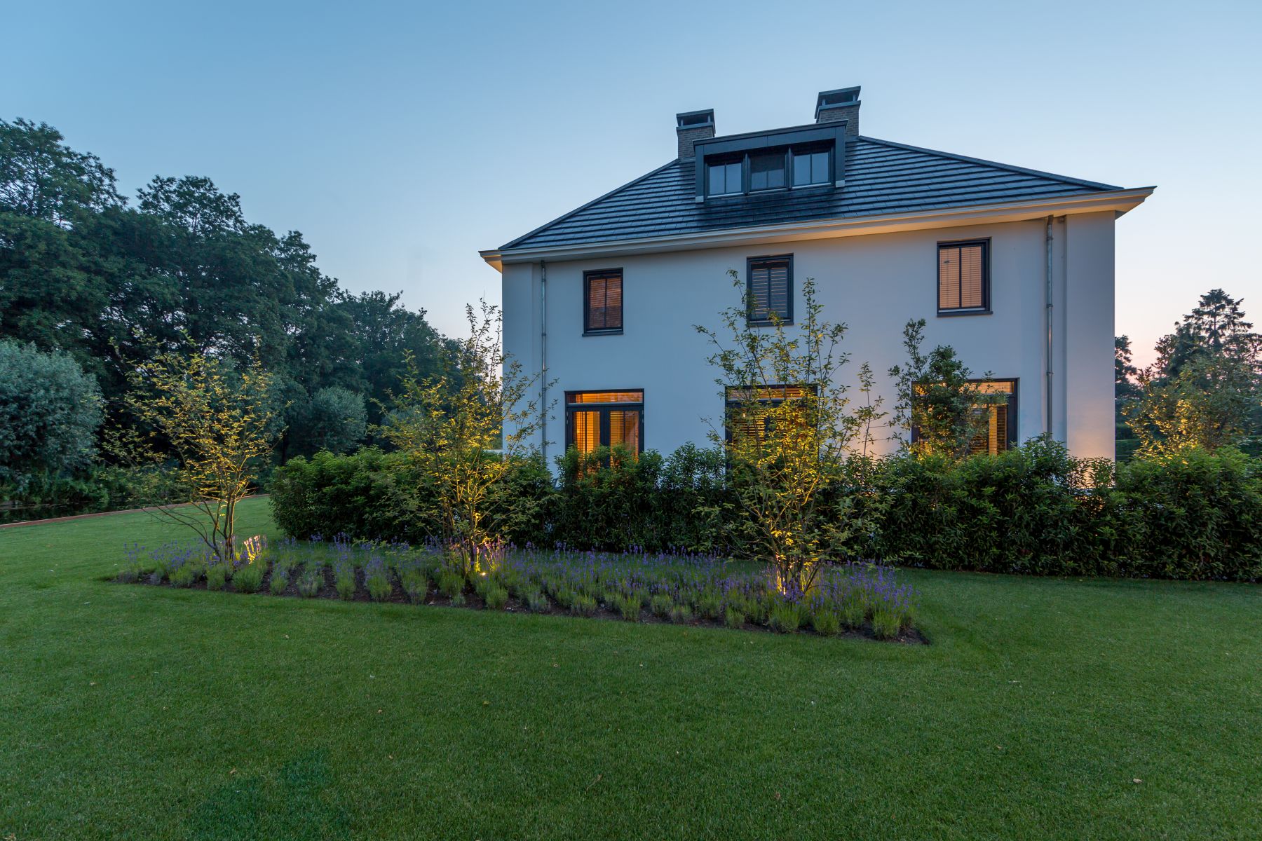 Statige-villa-gelegen-aan-park-de-leeuwenkuil-in-bergschenhoek03