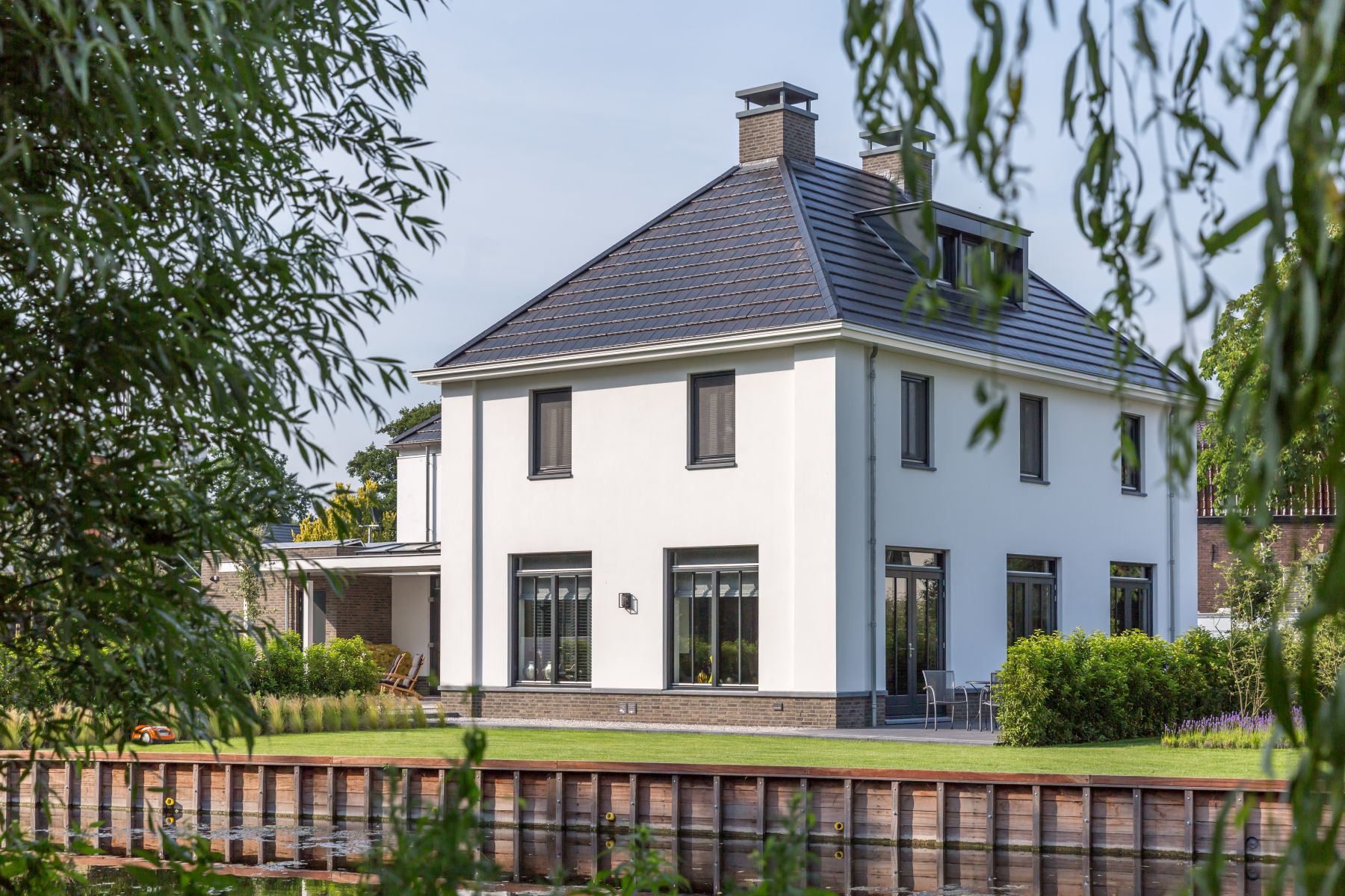 Statige-villa-gelegen-aan-park-de-leeuwenkuil-in-bergschenhoek08