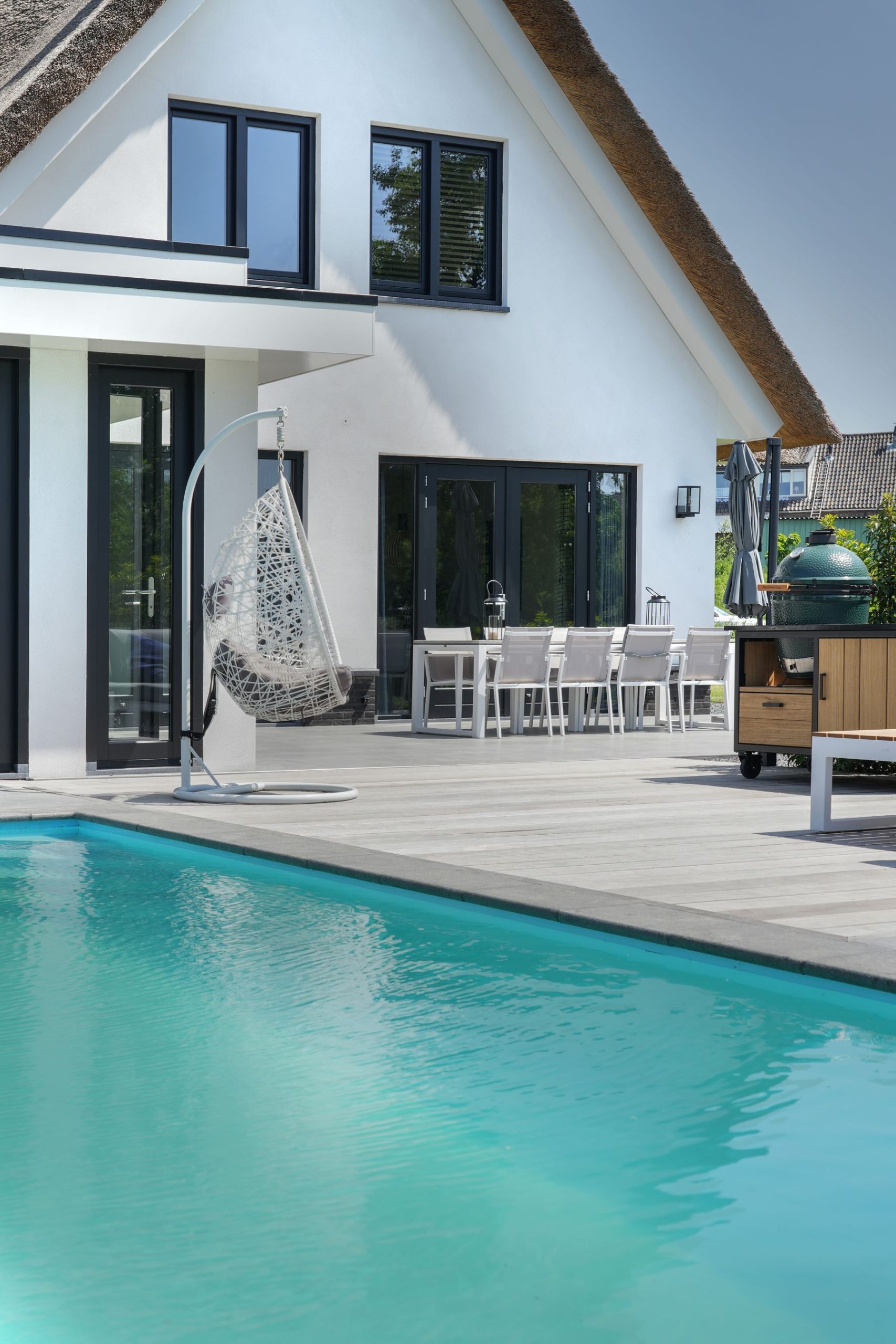 Rietgedekte-villa-Bermweg-staand01