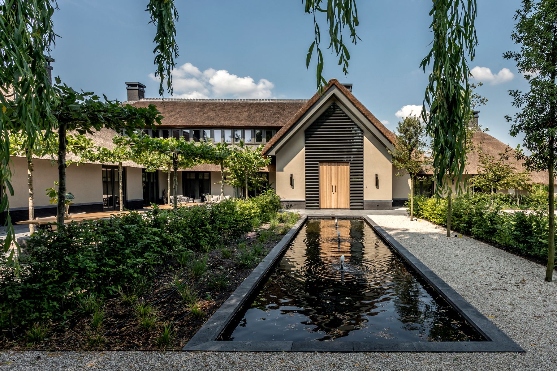 Landelijk-moderne-villa-met-zwembad-Bergschenhoek05